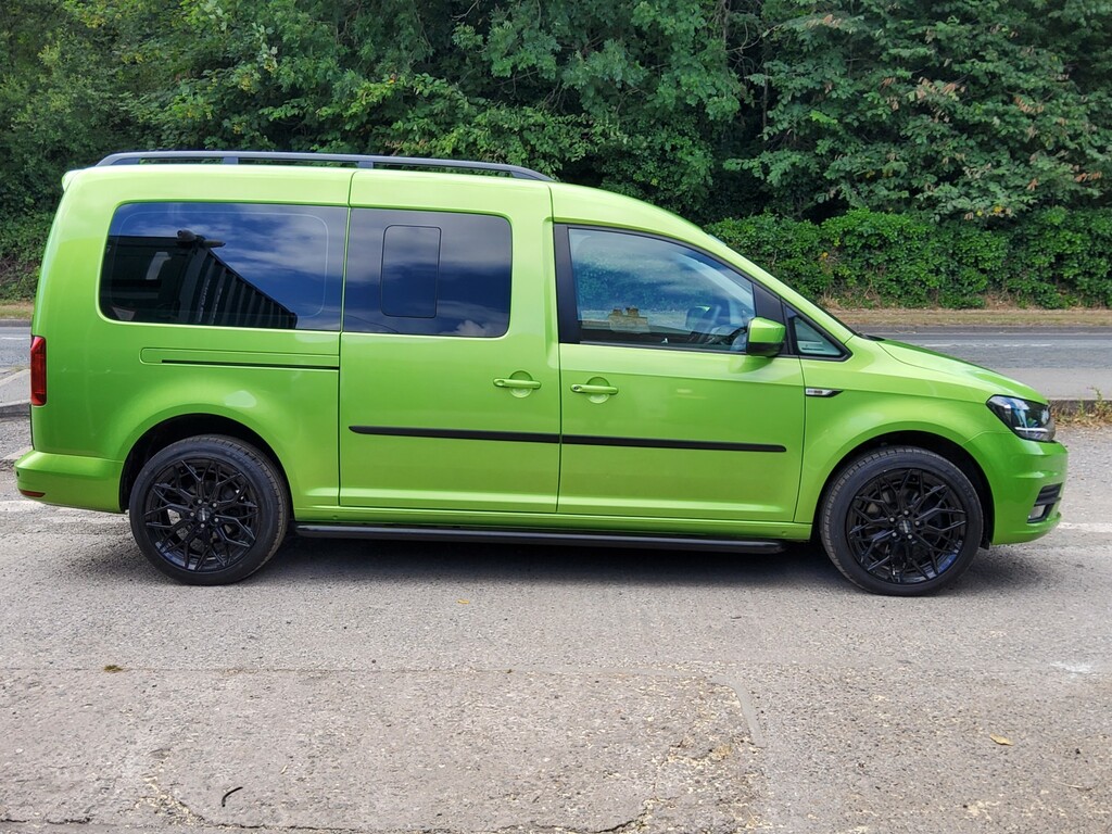 Volkswagen Caddy Maxi Life Mpv 2.0 Tdi 202070 GL70OAM Green #6