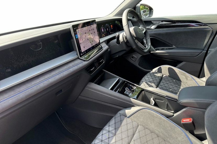 Volkswagen Tayron 1.5 Tsi Ehybrid 19.7Kwh R-line Suv Plug MV75GFX Grey #2