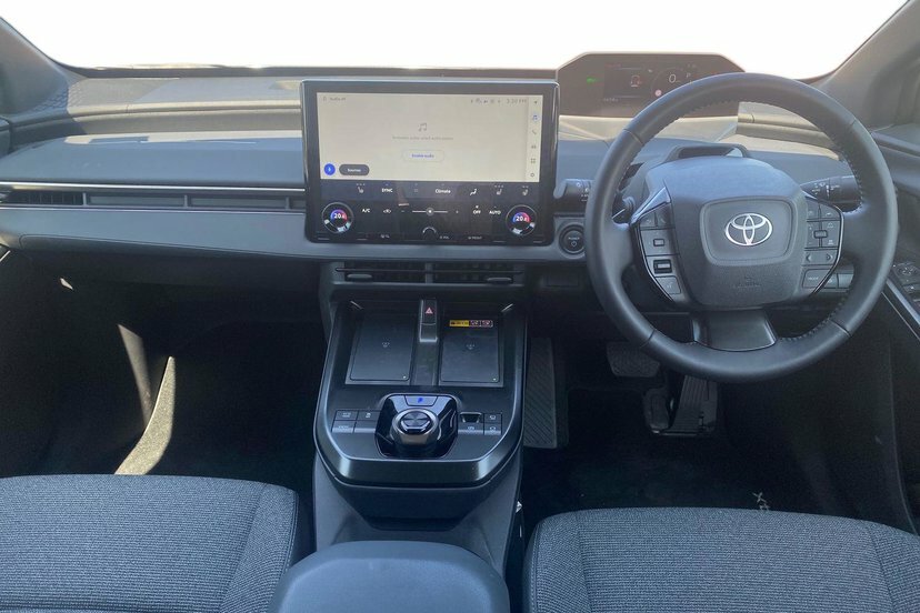 Toyota bZ4X 73.1Kwh Design Suv 224 Ps White #5