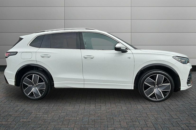 Volkswagen Tiguan 1.5 Etsi Mhev R-line Suv Hybrid Dsg 15 DE26FXO White #6