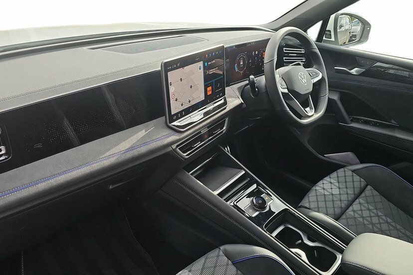 Volkswagen Tiguan 2.0 Tdi R-line Suv Dsg 150 Ps DA26AWX White #3