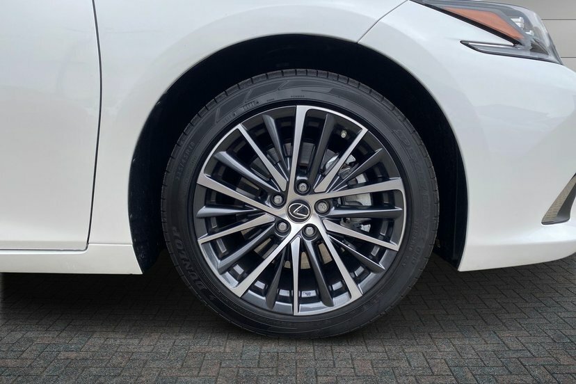 Lexus ES 2.5 300H Premium Plus Saloon Hybrid E-c White #5
