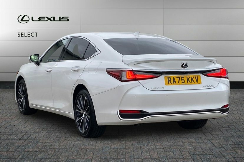 Lexus ES 2.5 300H Premium Plus Saloon Hybrid E-c White #4