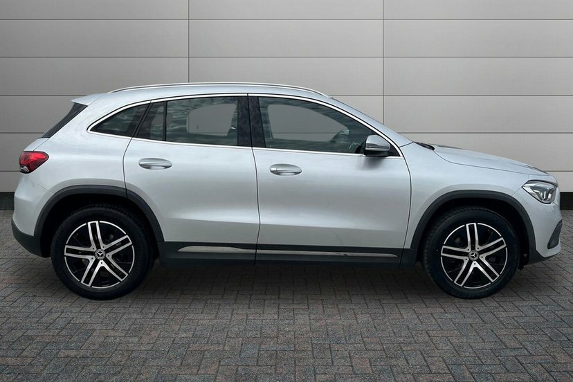 Mercedes-Benz GLA Class 2.0 Gla200d Sport Suv 8G-dct 150 Ps FX21TXA Silver #3