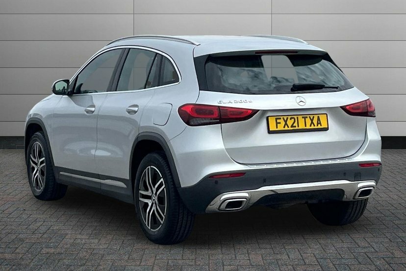 Mercedes-Benz GLA Class 2.0 Gla200d Sport Suv 8G-dct 150 Ps FX21TXA Silver #2