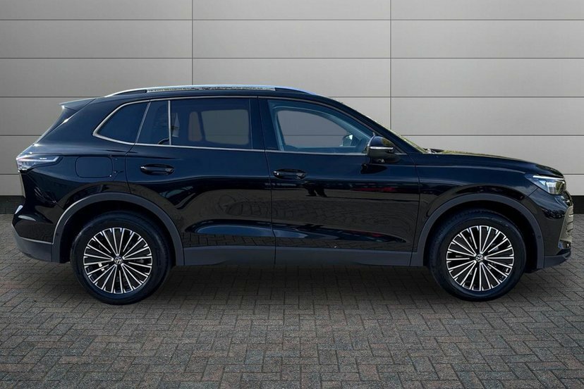 Volkswagen Tiguan 1.5 Etsi Mhev Match Suv Hybrid Dsg 150 DE26MWP Black #4