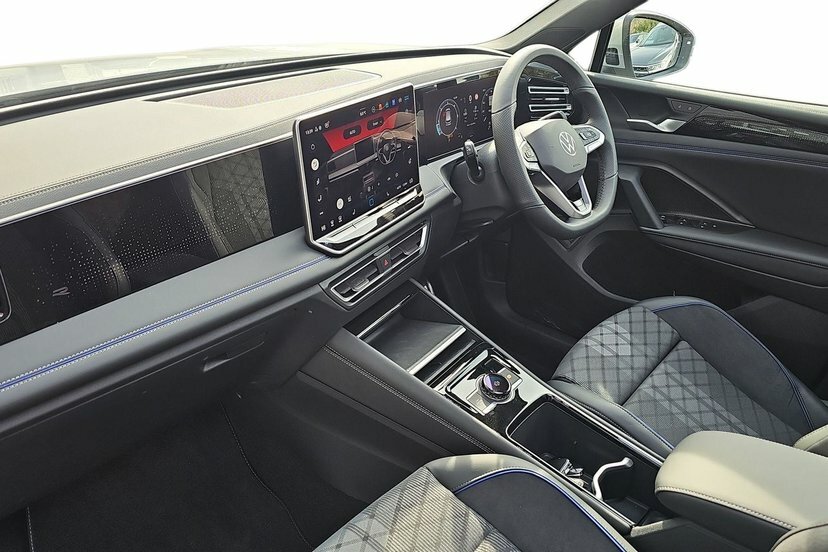 Volkswagen Tiguan 2.0 Tdi R-line Suv Dsg 150 Ps Silver #2