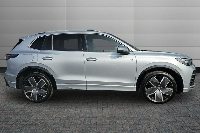 Volkswagen Tiguan 2.0 Tdi R-line Suv Dsg 150 Ps Silver #4