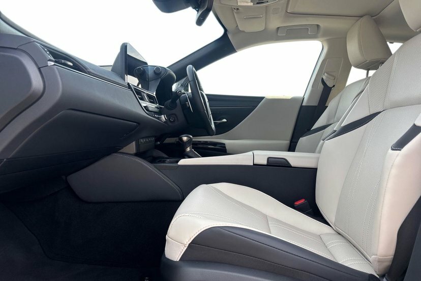 Lexus ES 2.5 300H Premium Plus Saloon Hybrid E-c Silver #2
