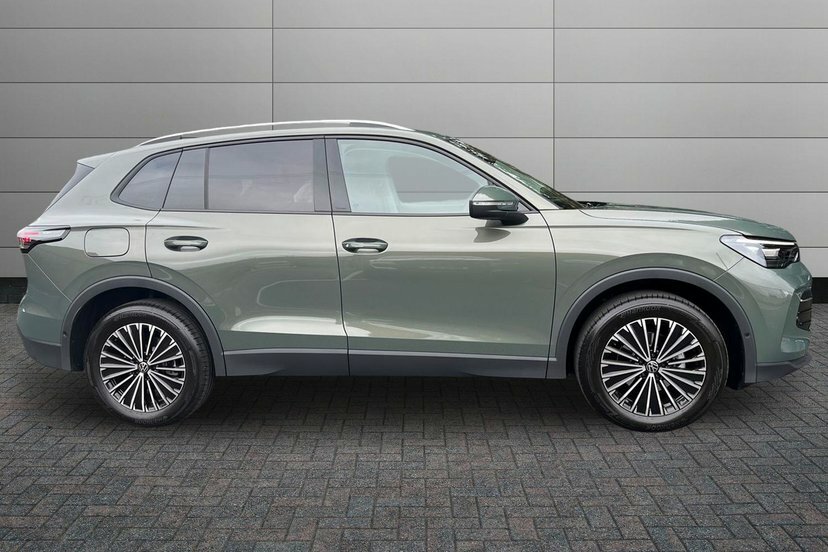 Volkswagen Tiguan 1.5 Etsi Mhev Match Suv Hybrid Dsg 150 MV26FNK Green #4