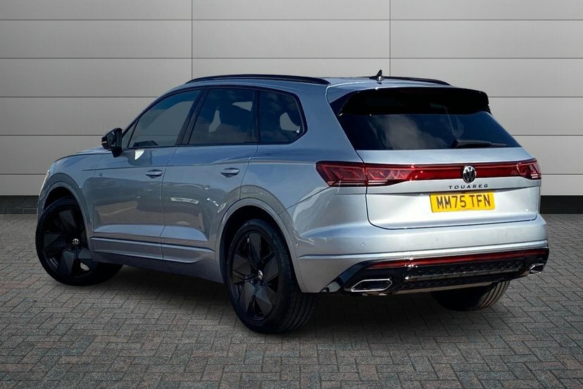 Volkswagen Touareg 3.0 Tdi V6 Black Edition Suv Tiptronic Silver #3