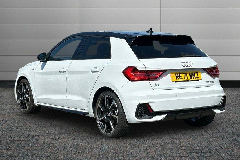 Audi A1 1.5 Tfsi 35 Black Edition Sportback S T White #3