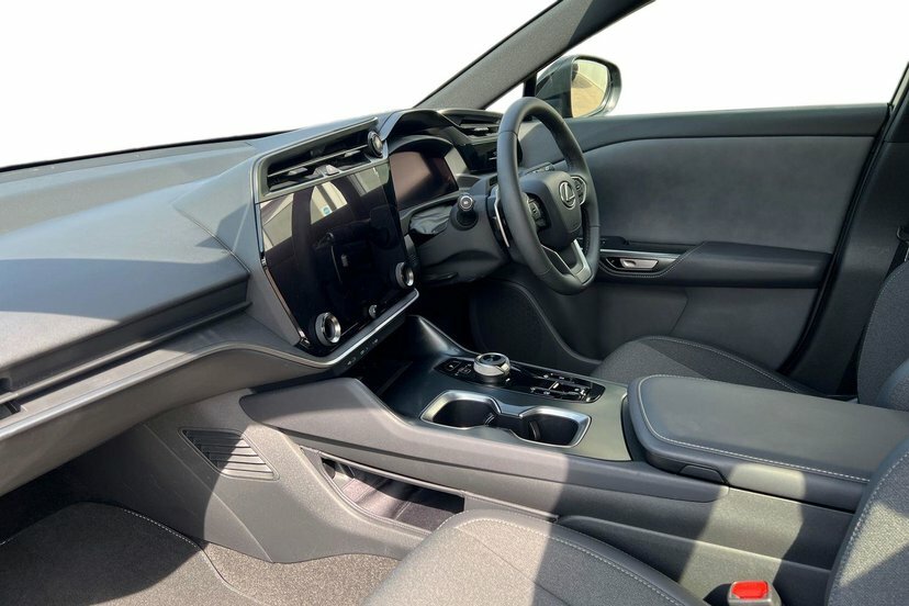 Lexus RZ 450E 71.4Kwh Urban Suv Direct4 Black #2