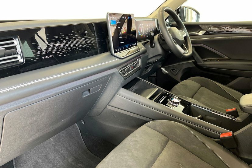 Volkswagen Tiguan 2.0 Tdi Elegance Suv Dsg 150 Ps GF75PZD Grey #2