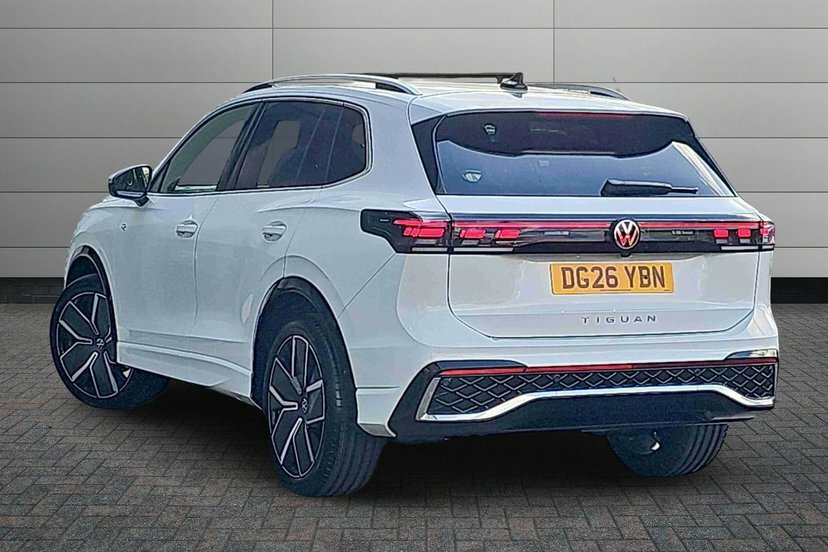 Volkswagen Tiguan 1.5 Etsi Mhev R-line Suv Hybrid Dsg 15 DG26YBN White #3