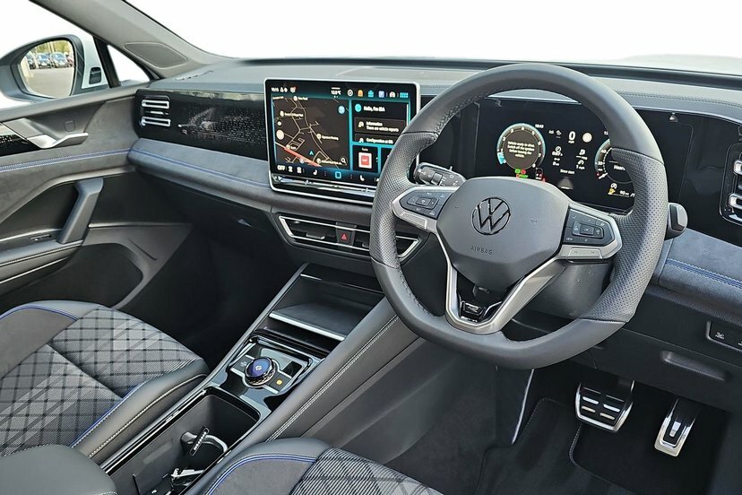 Volkswagen Tiguan 1.5 Etsi Mhev R-line Suv Hybrid Dsg 15 DG26YBN White #6