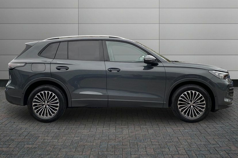Volkswagen Tiguan 1.5 Etsi Mhev Match Suv Hybrid Dsg 150 MV26YPU Grey #4