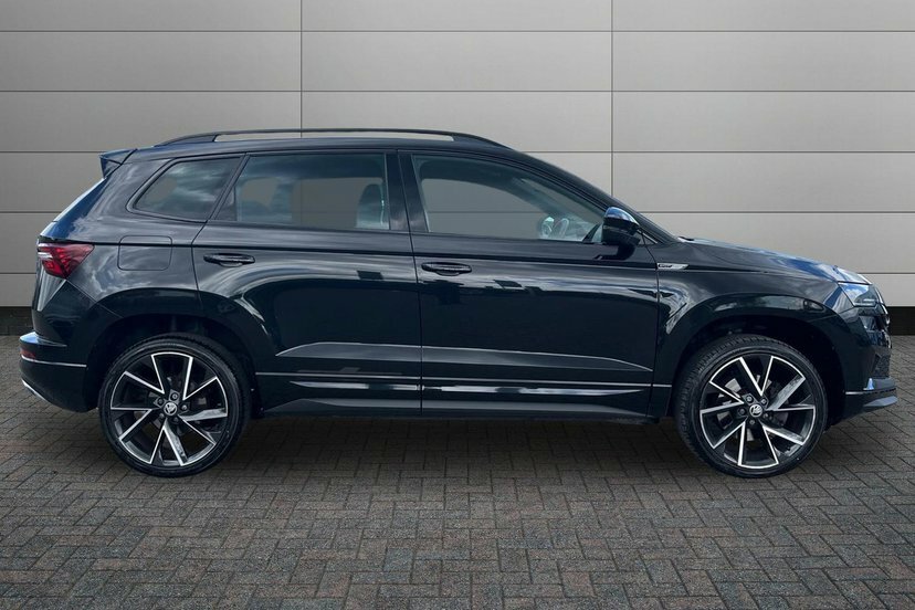 Skoda Karoq 1.5 Tsi Act Sportline Suv Dsg 150 Ps CV23RVW Black #4