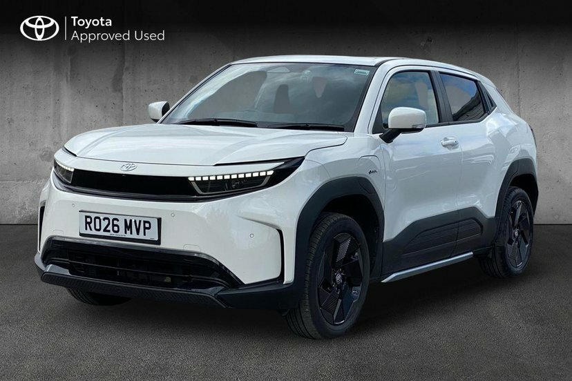 Toyota Urban Cruiser 61Kwh Design Suv 174 Ps White #3