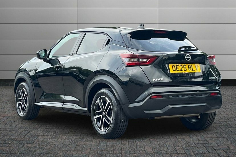 Nissan Juke 1.6 N-connecta Suv Hybrid 143 Ps OE25RLV Black #3