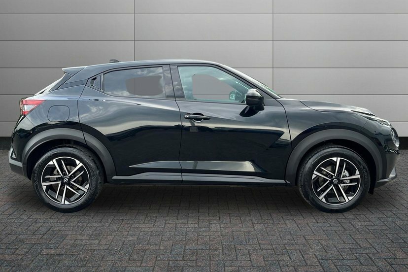 Nissan Juke 1.6 N-connecta Suv Hybrid 143 Ps OE25RLV Black #4