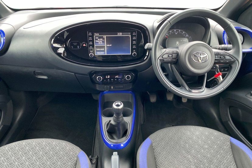 Toyota Aygo X 1.0 Vvt-i Edge Hatchback 72 Ps FL73XYR Blue #5