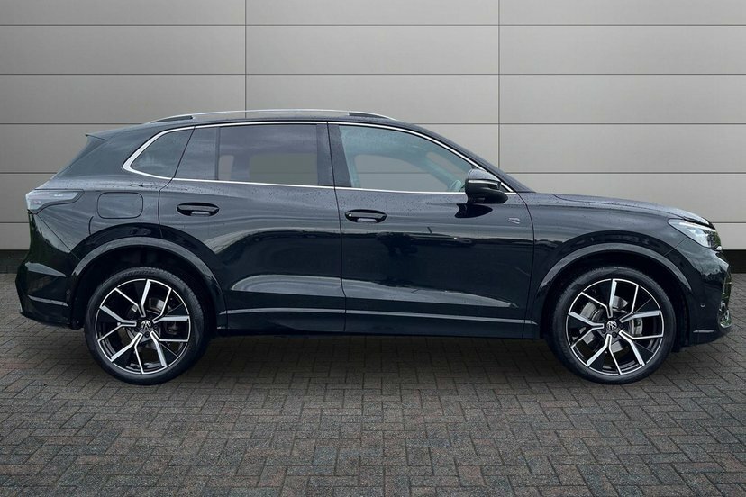 Volkswagen Tiguan 2.0 Tdi R-line Suv Dsg 150 Ps EA74JWZ Black #4