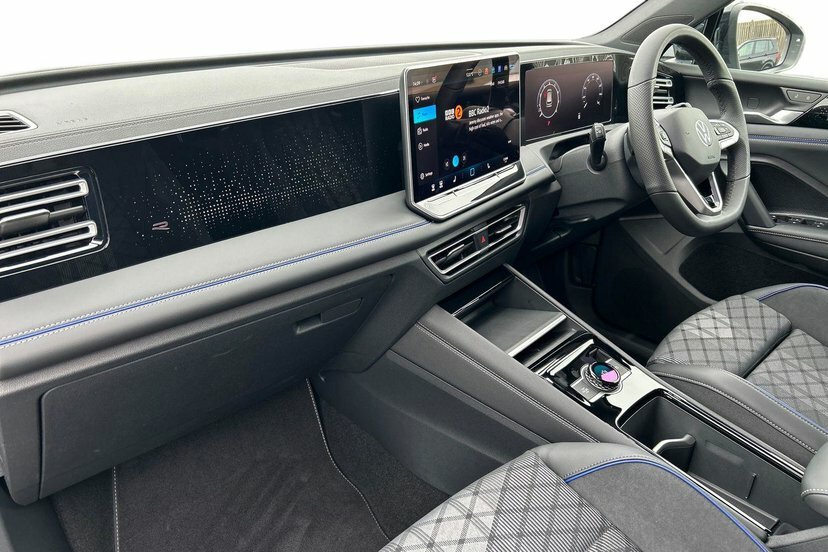 Volkswagen Tiguan 1.5 Etsi Mhev R-line Suv Hybrid Dsg 15 EY26OPK Silver #2