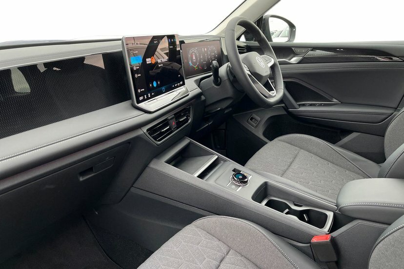 Volkswagen Tiguan 1.5 Etsi Mhev Match Suv Hybrid Dsg 150 EO26ZGM Black #2
