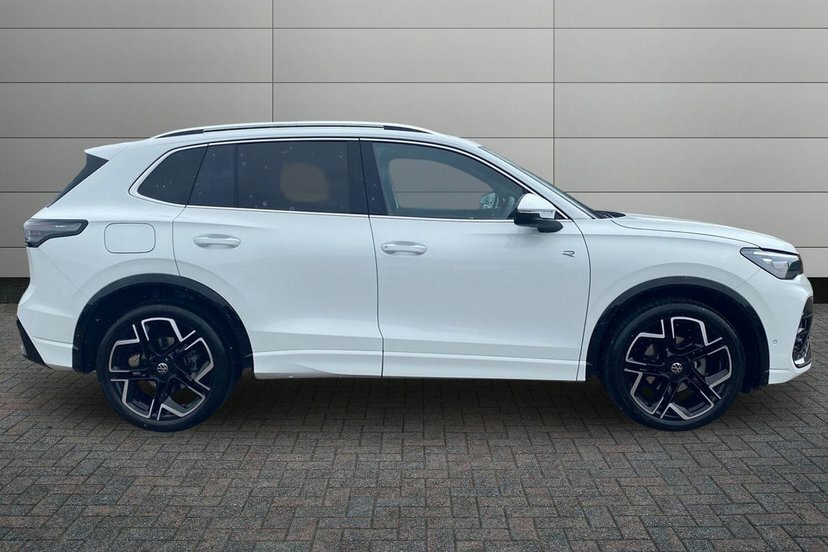 Volkswagen Tiguan 1.5 Etsi Mhev R-line Suv Hybrid Dsg 15 MM75ZXN White #4