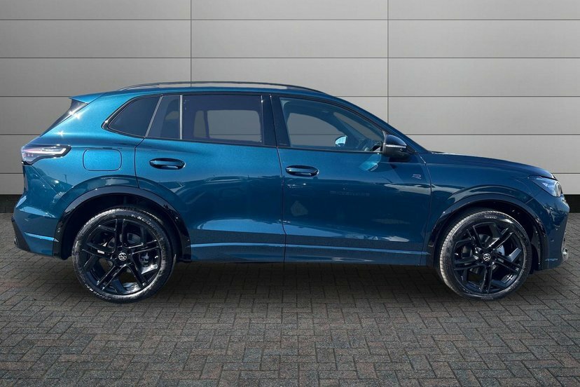 Volkswagen Tiguan 1.5 Etsi Mhev Black Edition Suv Hybrid EA26VBK Blue #4