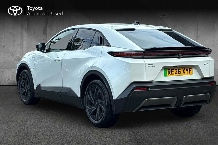 Toyota C-Hr 77Kwh Design Suv 224 Ps White #4