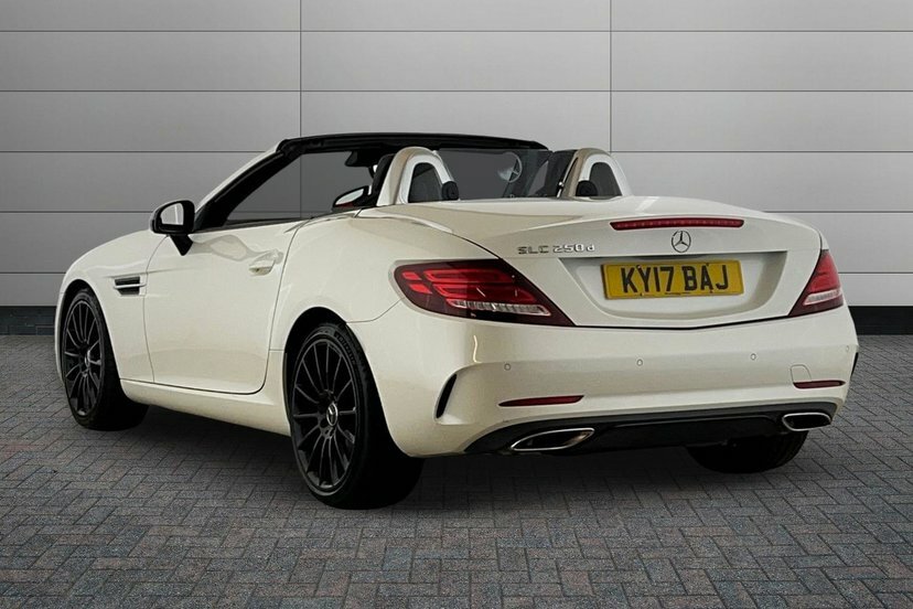 Mercedes-Benz SLC 2.1 Slc250d Amg Line Convertible G-tron White #2