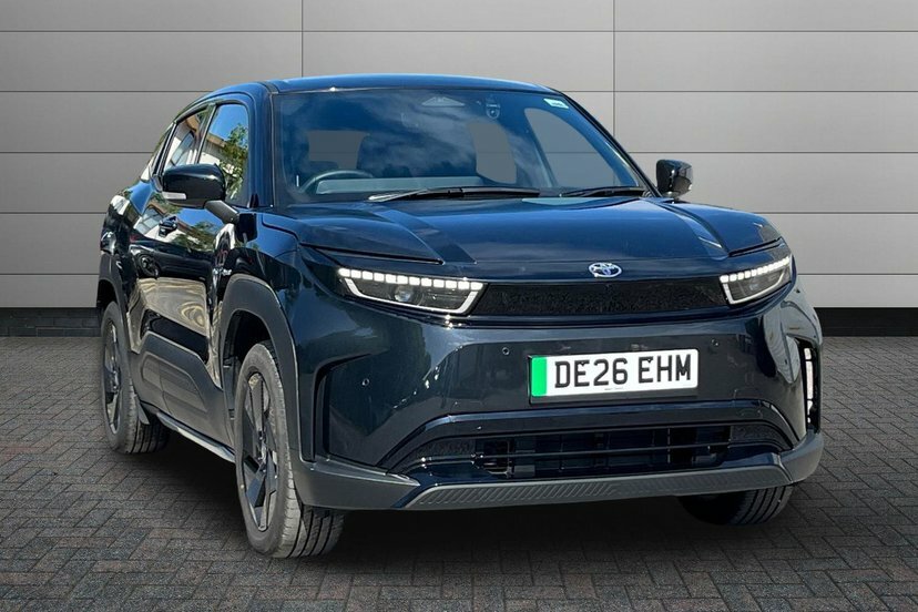 Toyota Urban Cruiser 61Kwh Design Suv 174 Ps Black