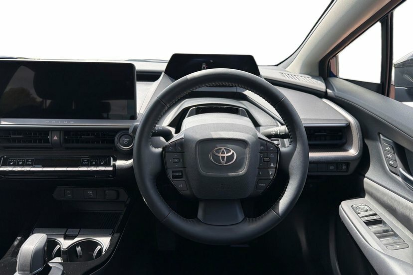Toyota Prius 2.0 13.6Kwh Excel Hatchback Plug-in Hyb Black #6