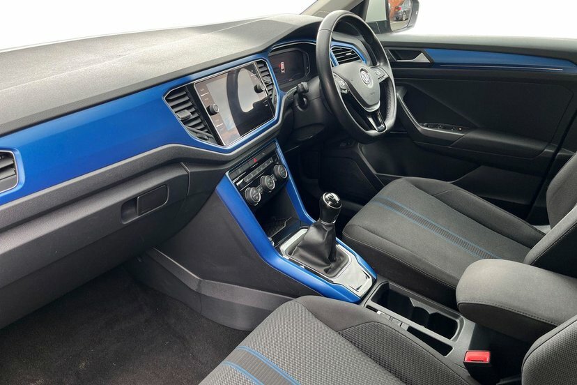 Volkswagen T-Roc 1.0 Tsi Design Suv 115 Ps KM68GYF Black #2