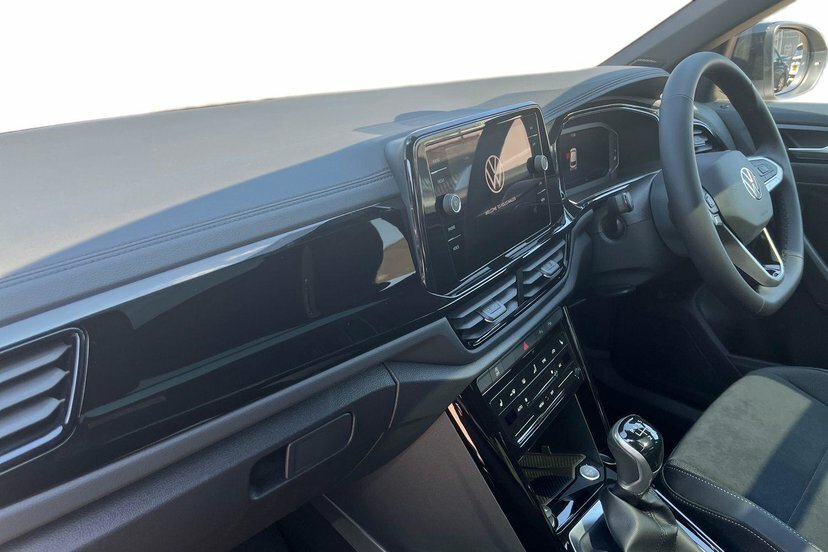 Volkswagen T-Roc 1.5 Tsi Style Design Suv 150 Ps Black #2