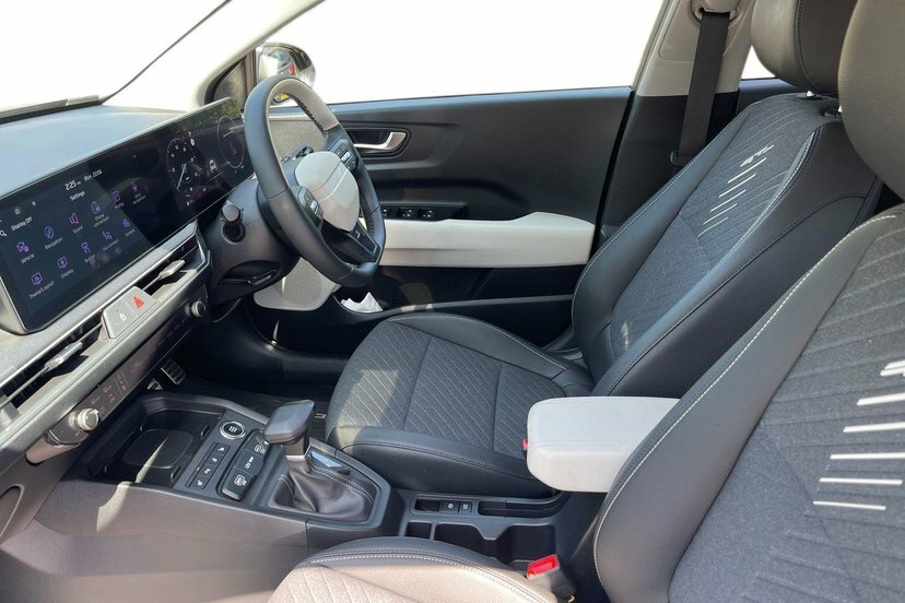Kia Stonic 1.0 T-gdi Mhev Gt-line S Suv Hybrid Dct White #4