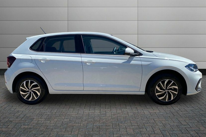 Volkswagen Polo 1.0 Tsi Life Hatchback 95 Ps WH75BFV White #4