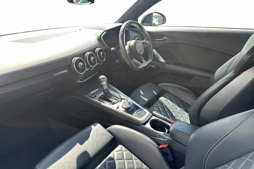 Audi TTS 2.0 Tfsi Black Edition Coupe S Tronic Q KY18UFH White #2