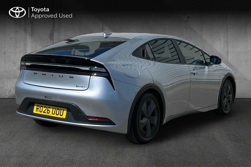 Toyota Prius 2.0 13.6Kwh Design Hatchback Plug-in Hy RO26UOU Silver #2