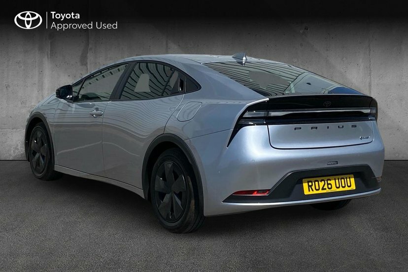 Toyota Prius 2.0 13.6Kwh Design Hatchback Plug-in Hy RO26UOU Silver #4