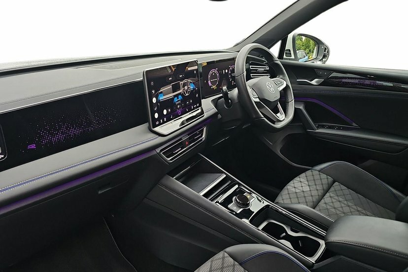 Volkswagen Tiguan 1.5 Etsi Mhev R-line Suv Hybrid Dsg 15 DE74ZYZ White #3