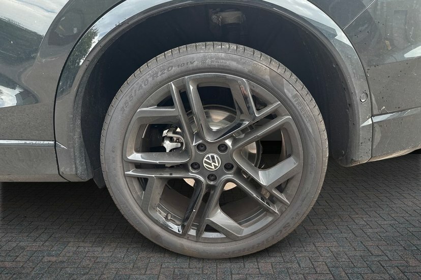 Volkswagen Tiguan 1.5 Etsi Mhev R-line Suv Hybrid Dsg 15 MT26KAJ Black #5