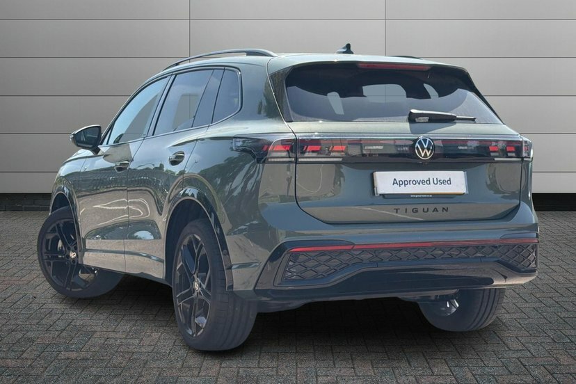 Volkswagen Tiguan 2.0 Tdi R-line Suv Dsg 150 Ps MT26CKV Green #3