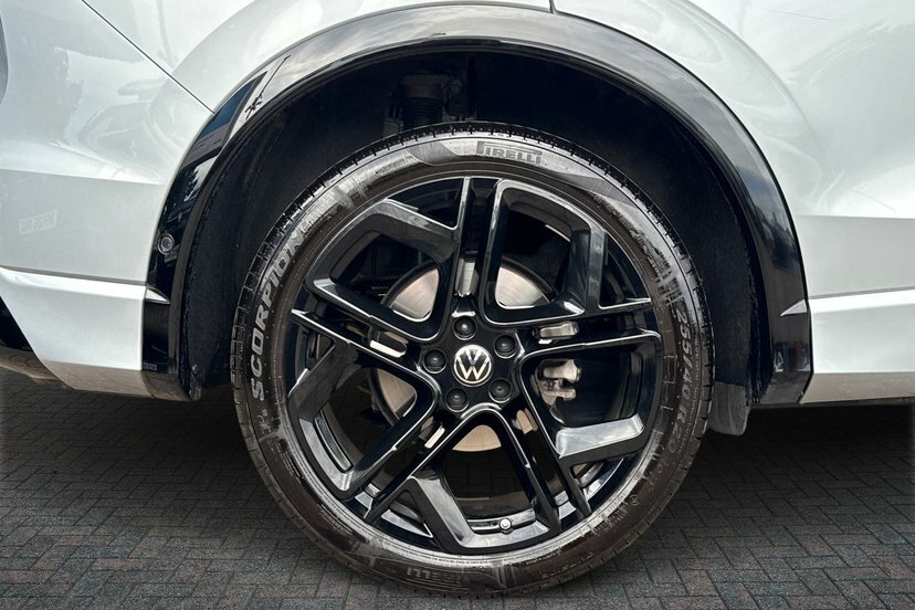 Volkswagen Tiguan 1.5 Etsi Mhev Black Edition Suv Hybrid ML26FVK Silver #5
