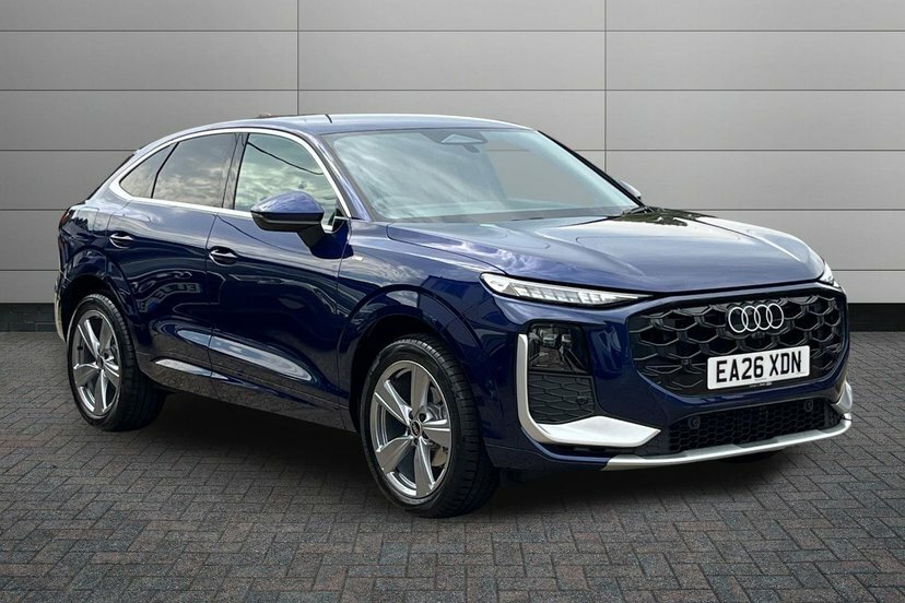 Audi Q3 1.5 Tfsi S Line Sportback S Tronic 150 EA26XDN Blue
