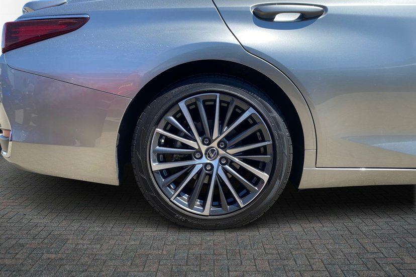 Lexus ES 2.5 300H Premium Plus Saloon Hybrid E-c #5