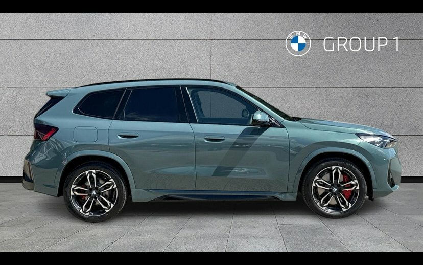 BMW iX1 20 66.5Kwh Shadow Edition Edrive 11Kw Ch GV26NSE Green #3