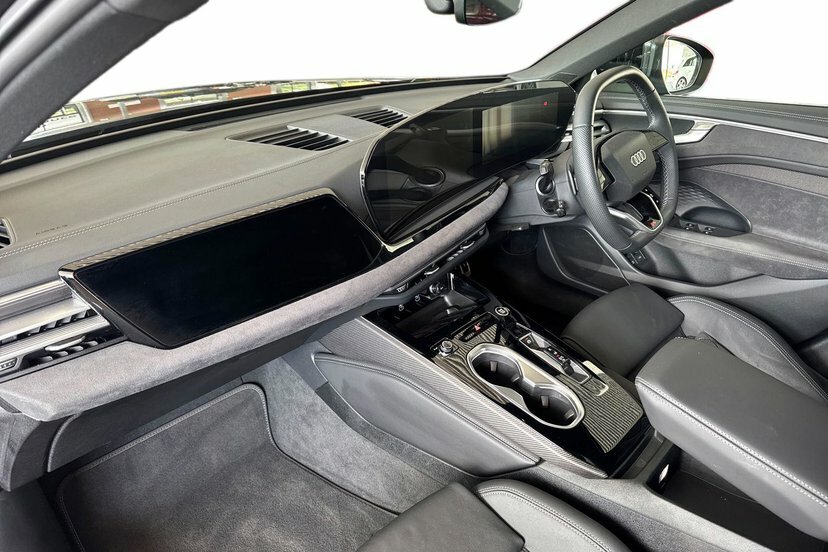 Audi A6 Saloon 2.0 E-hybrid 25.9Kwh Edition 1 Saloon P EK26GYP Green #2